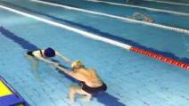 Ćwiczenia usprawniające w wodzie po zabiegu mastektomii 7 (ćw. 5978) - Vimeo thumbnail