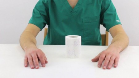 Ćwiczenie zdolności chwytnych i manualnych z wykorzystaniem papieru toaletowego (ćw.2887) - Vimeo thumbnail