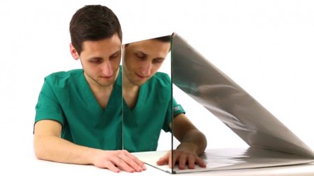 Terapia lustrzana – bilateralna praca kończyn górnych – kształtowanie możliwości manualnych ręki po udarze 7 (ćw.3565 ) - Vimeo thumbnail